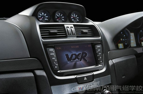 沃克斯豪尔新VXR8