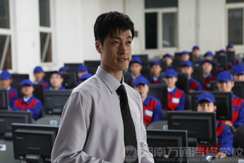 万通汽修培养实用性人才